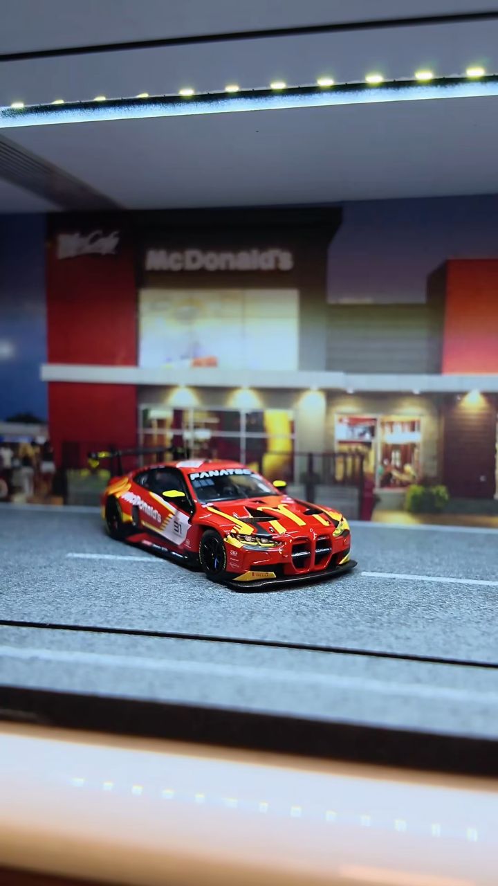 如果只能买一台宝马M4 GT3,你们会选哪台?