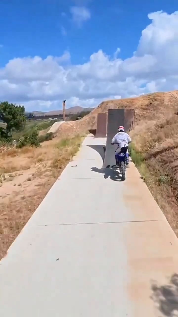 🏍️油门拉满！越野摩托飞坡高能瞬间🔥