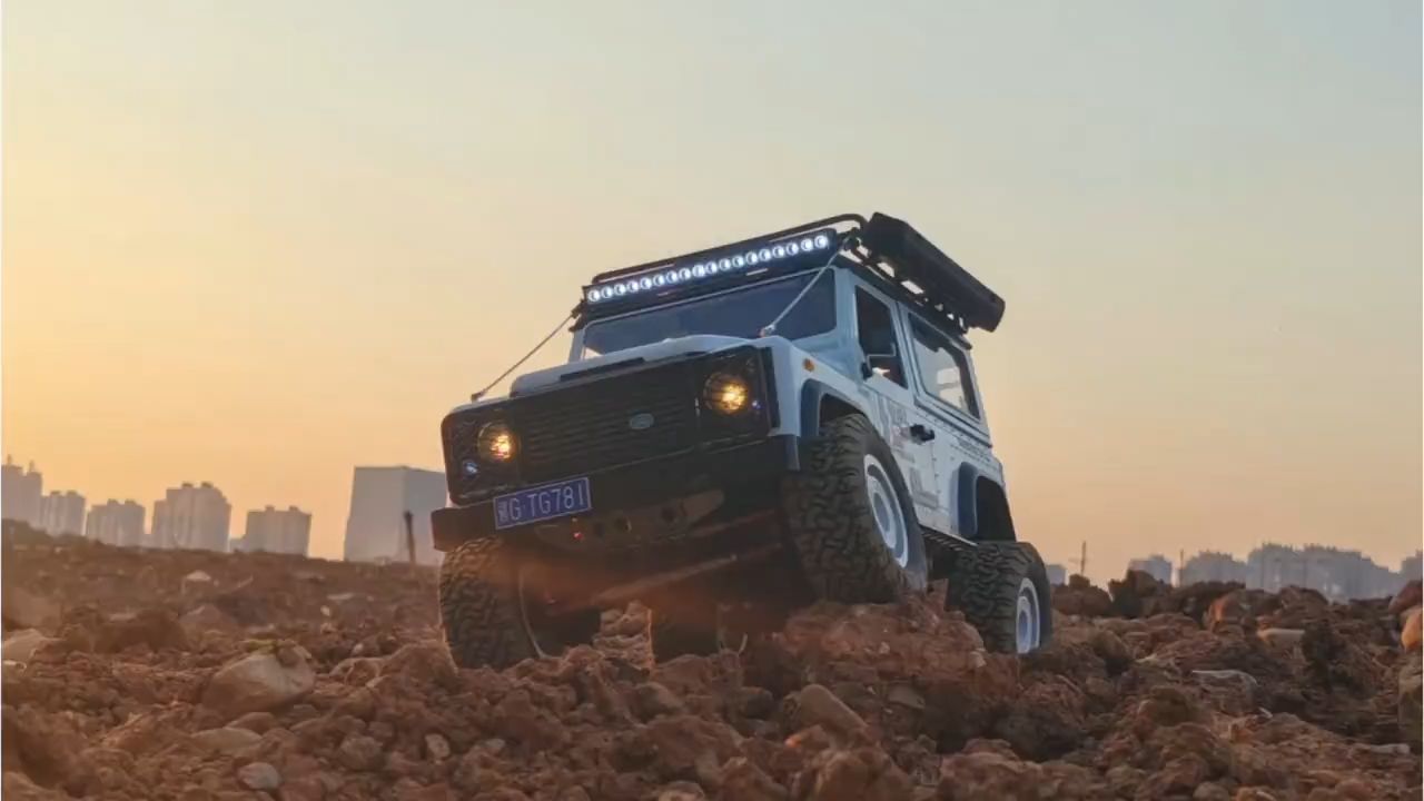 莽牛 99s 穿越地形，慢一点反而更有戏