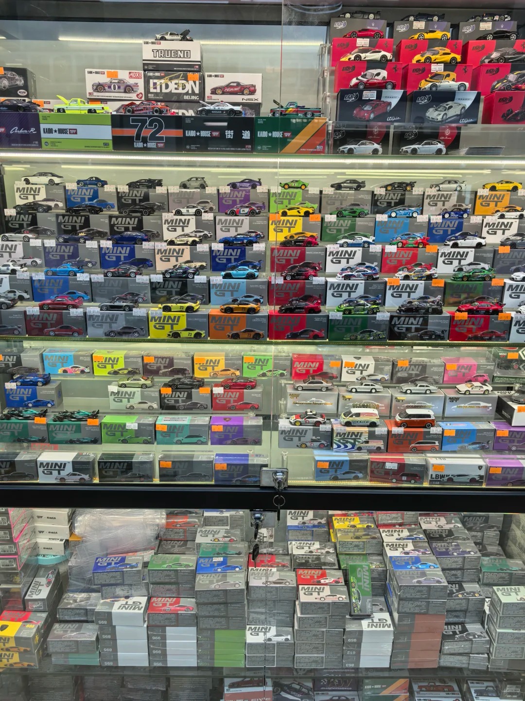 一家品类很全的线下车模店 · 图片 6