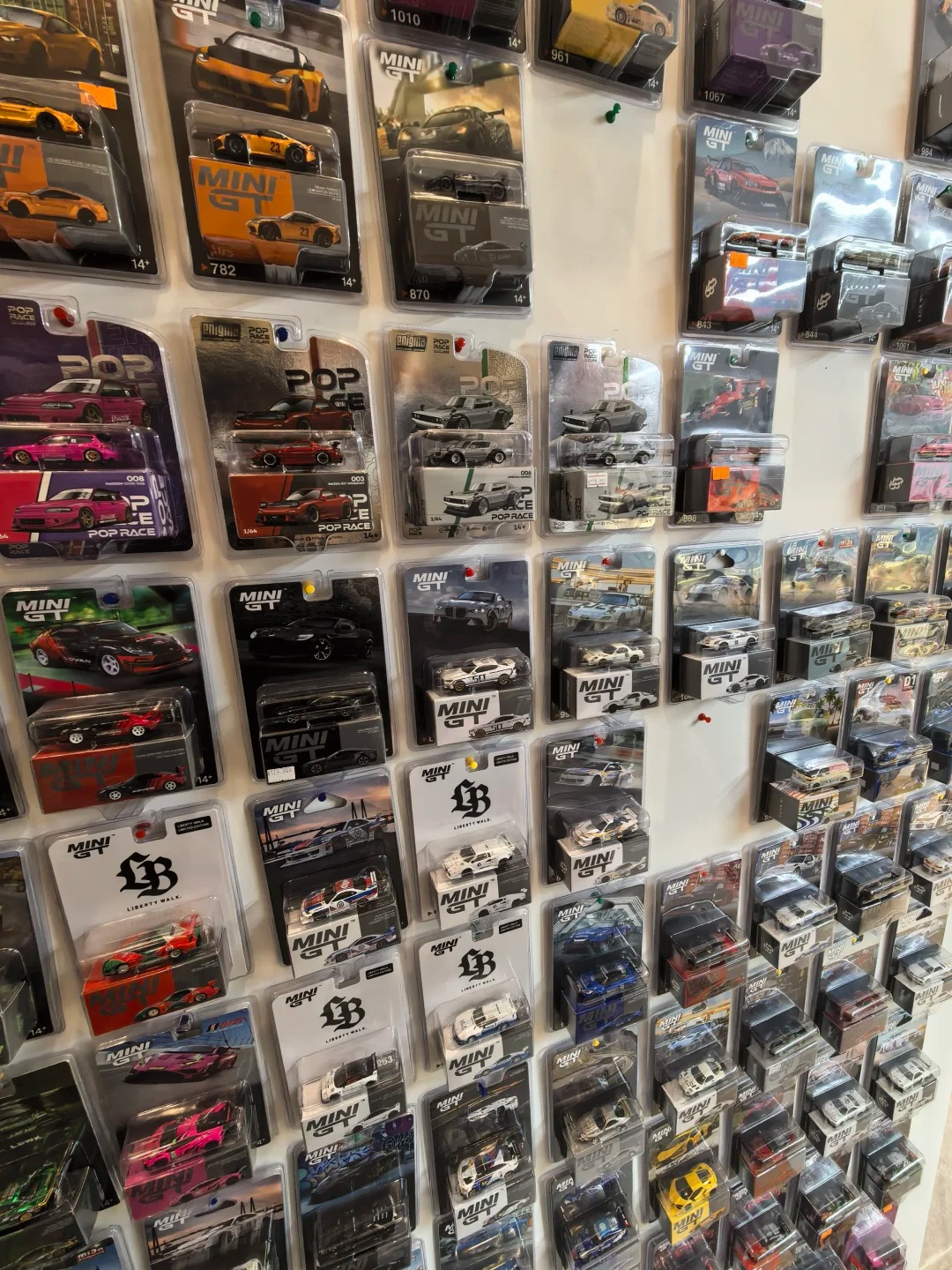 一家品类很全的线下车模店 · 图片 8