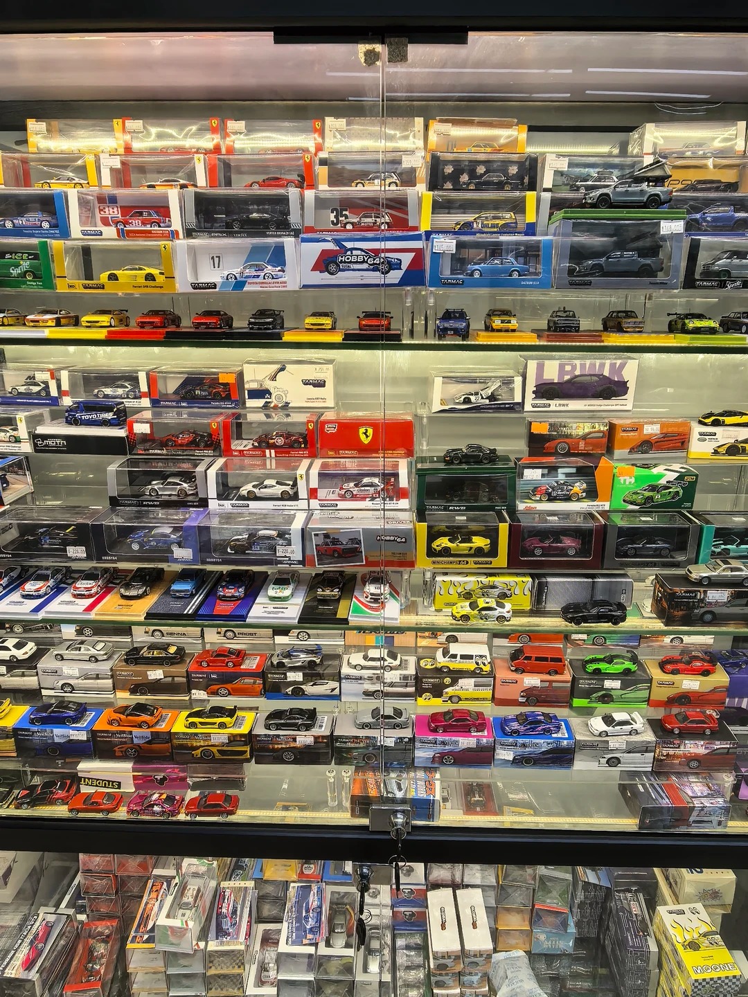 一家品类很全的线下车模店 · 图片 4