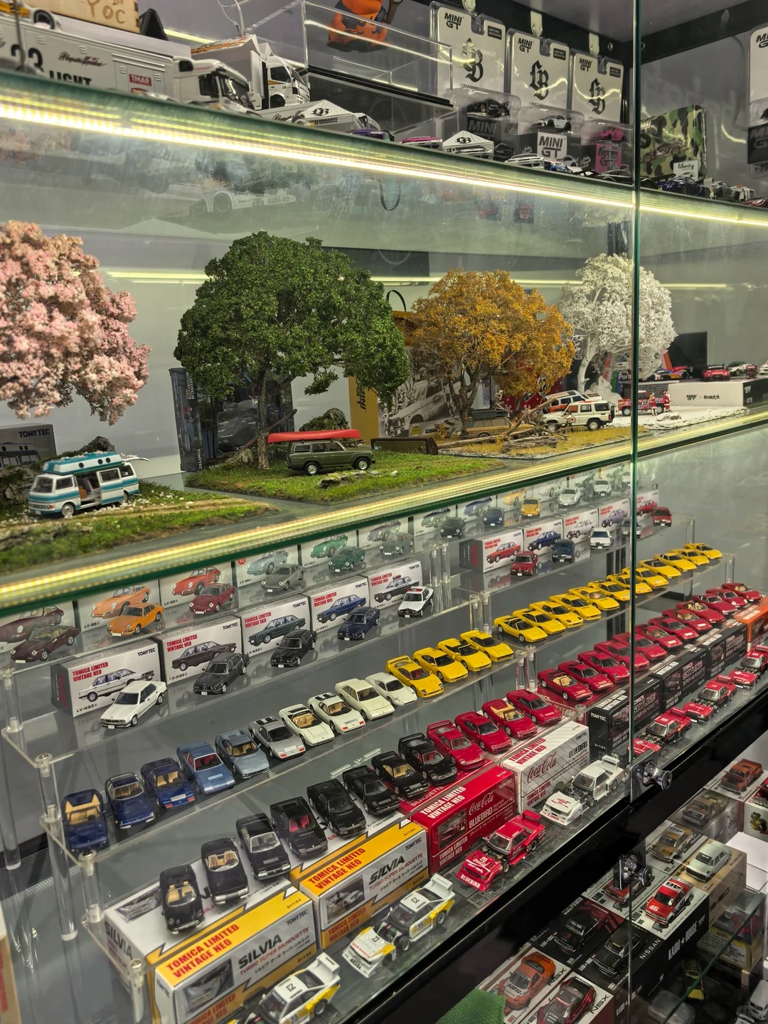一家品类很全的线下车模店 · 图片 2
