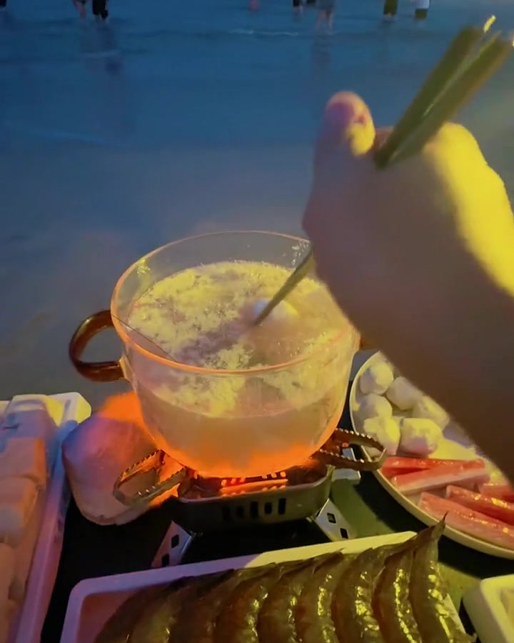 把火锅搬到海边，氛围感直接拉满 · 图片 4