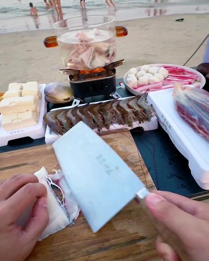 把火锅搬到海边，氛围感直接拉满 · 图片 2