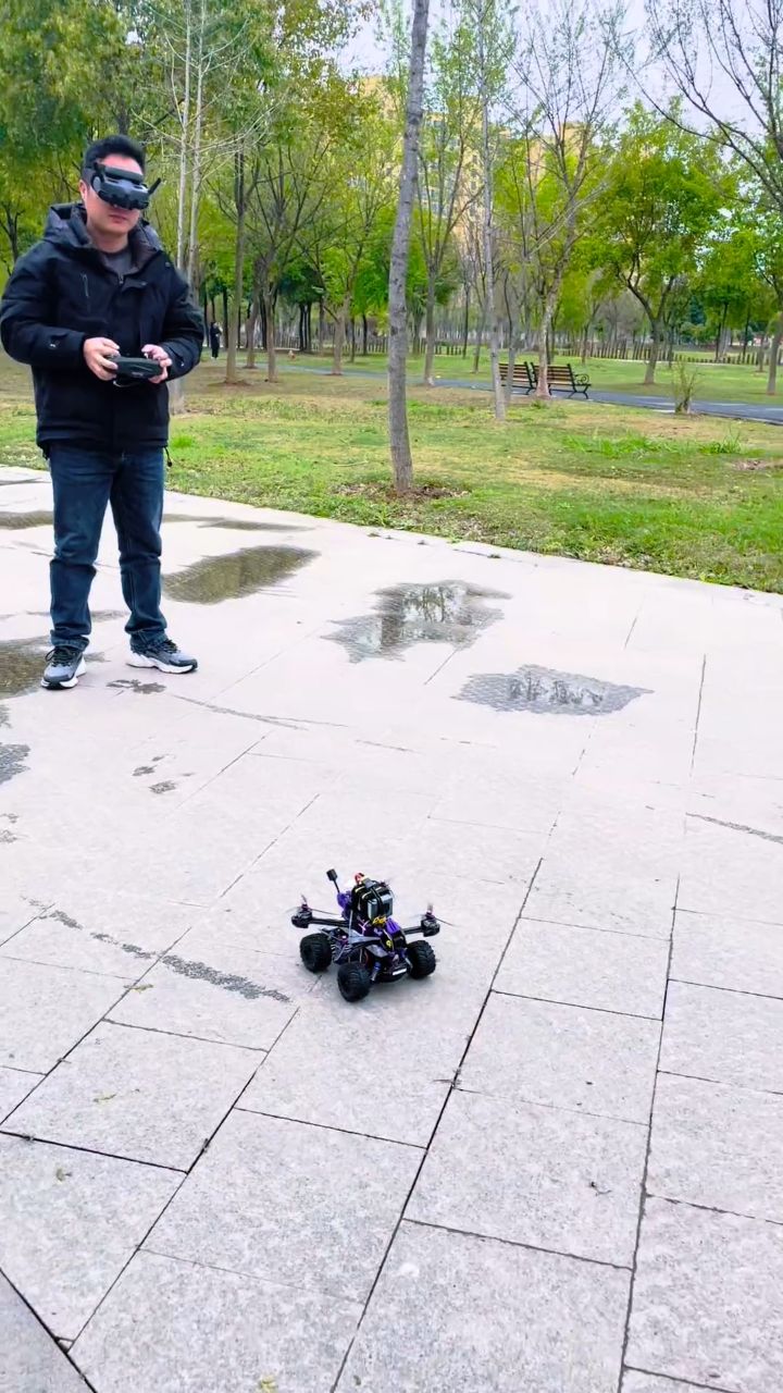 穿越机遇上遥控车，双倍快乐的RC玩家体验！🚁🏎️