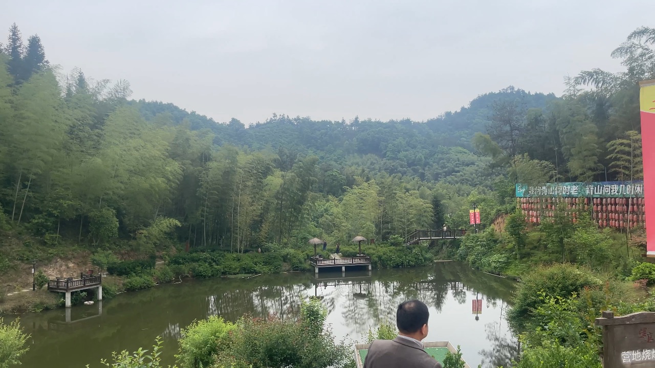之前暑假带孩子出来放松心情，顺便钓钓鱼