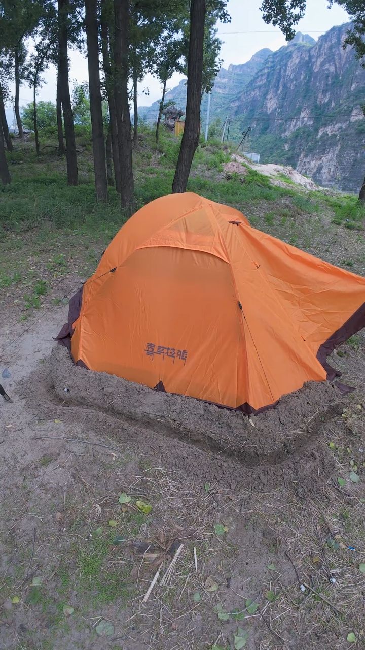🏕️ 露营必学｜帐篷防漏水技巧，搭建排水渠真的有用吗？