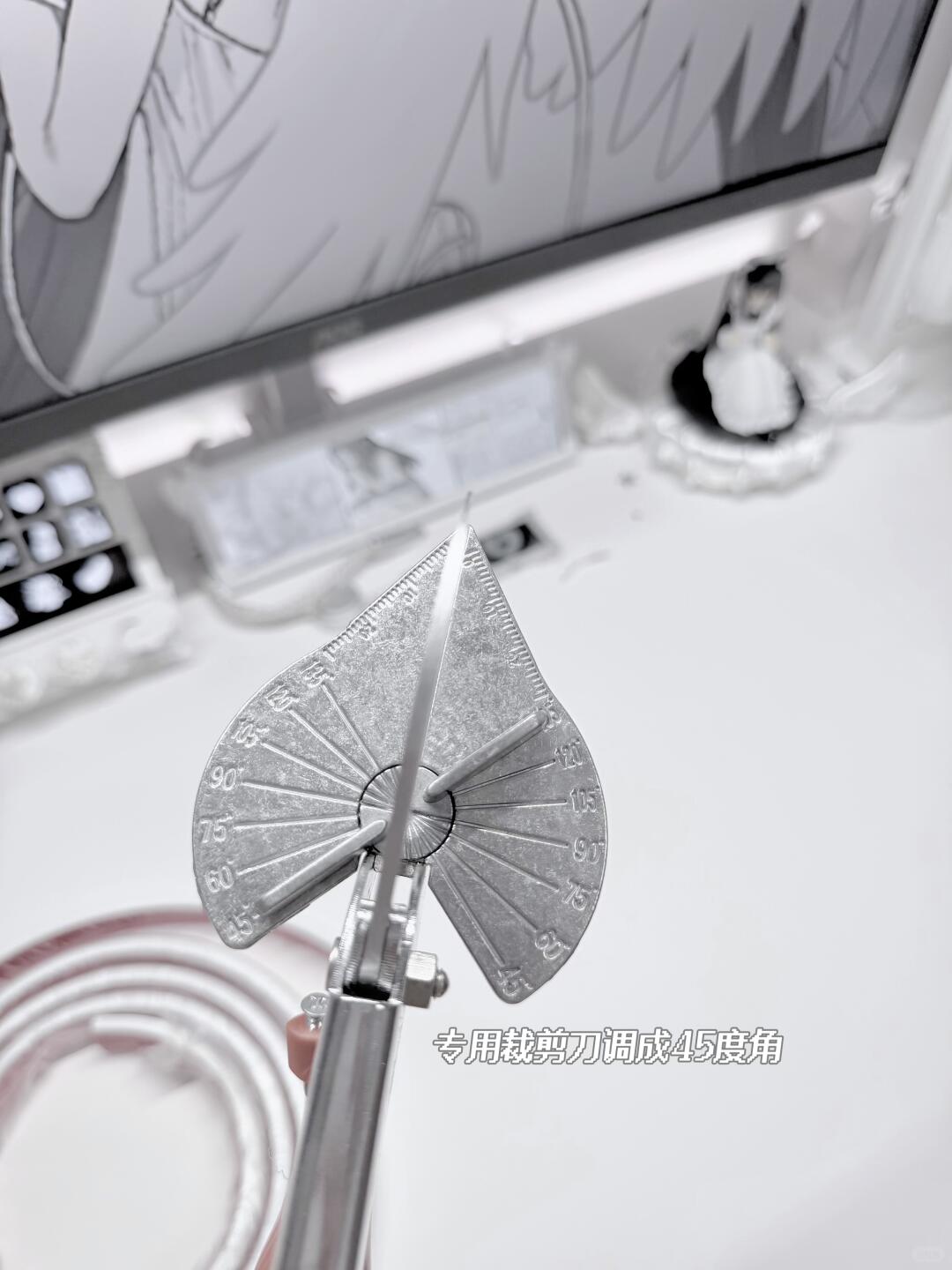 ₊˚🤍 给显示器做了个新边框！桌面氛围感直接拉满✨ · 图片 6