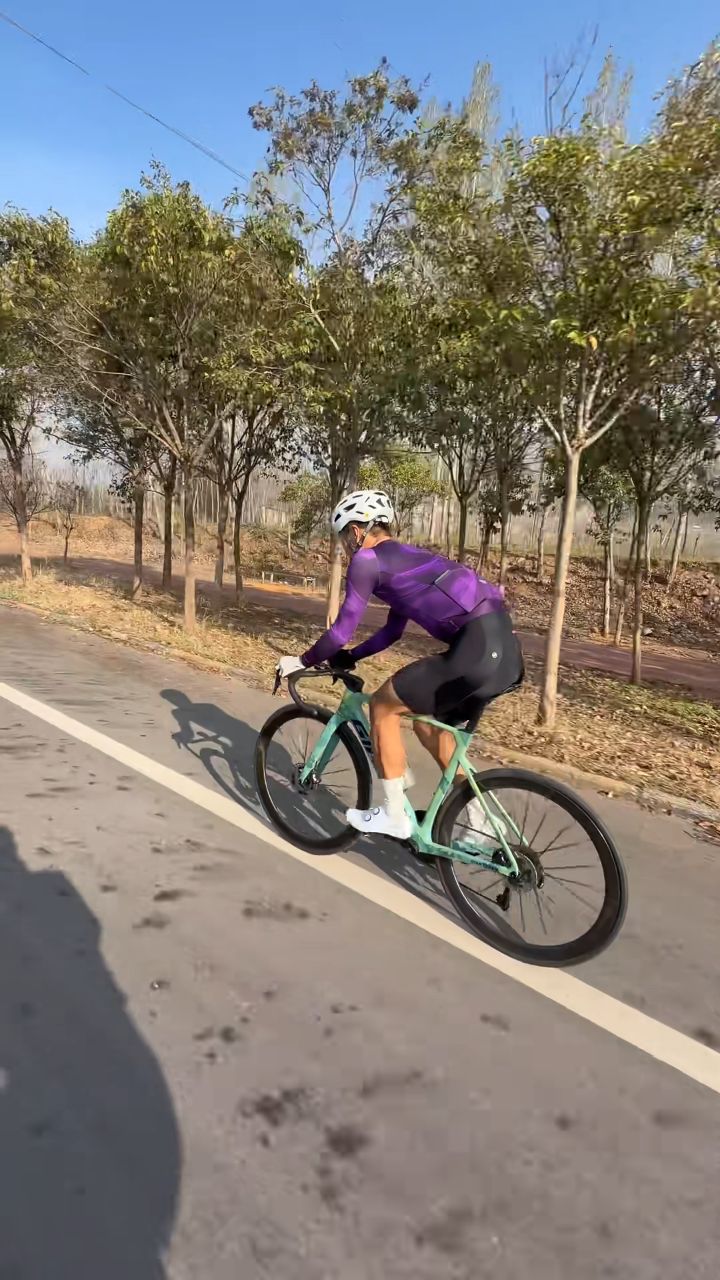 公路车摇车怎么摇?🚴♂️ 新手必学的骑行技巧!