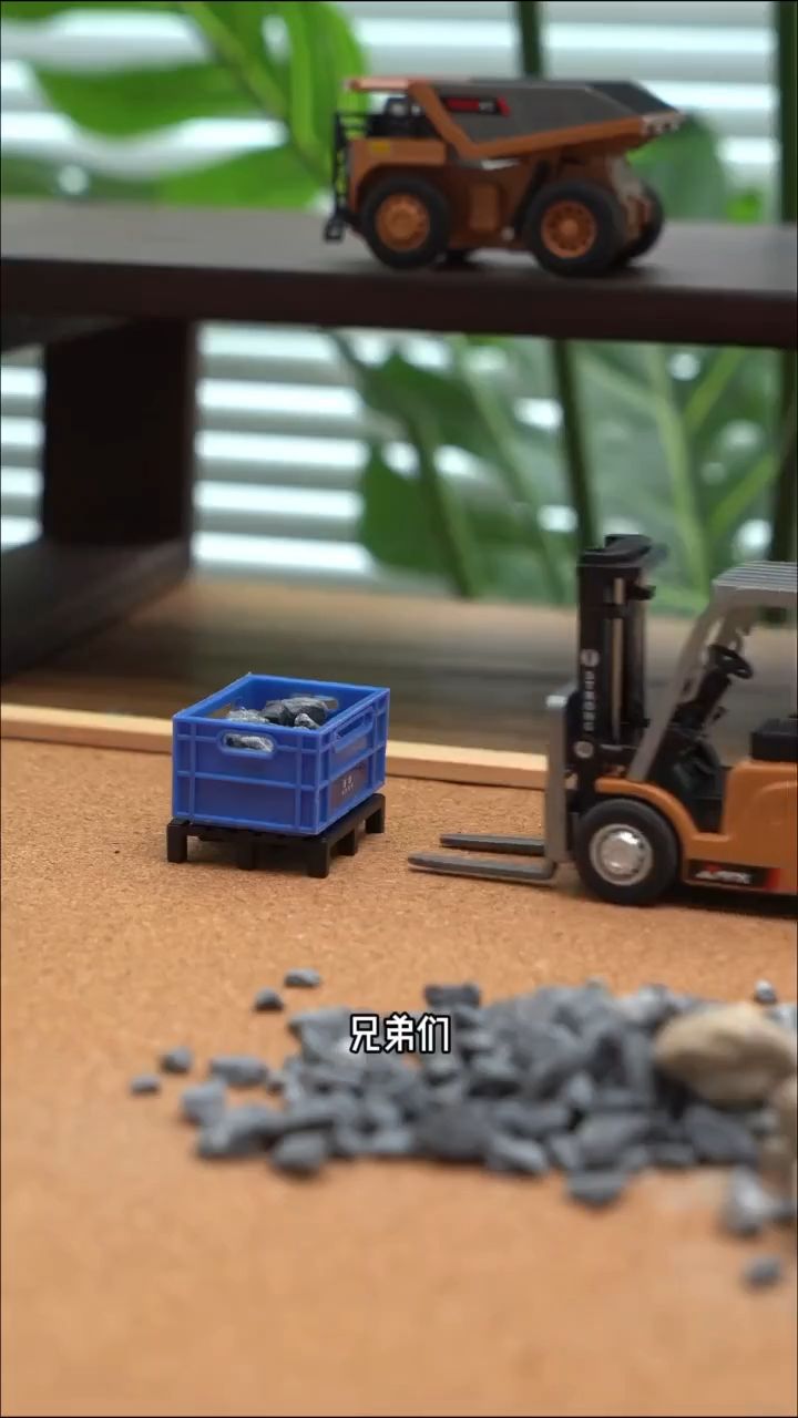 遥控挖掘机开箱，工程车玩家的快乐很具体